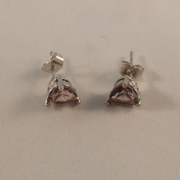 White Gold Plated Heart Mystic Rainbow Diamond Zircon Stud Earrings 1.13ctw - Picture 3 of 6